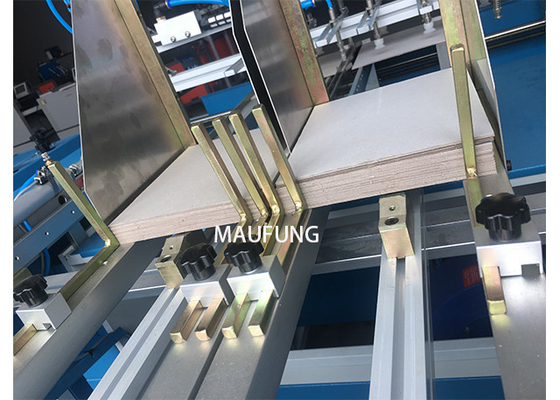 Półautomatyczna maszyna do produkcji twardych okładek z papieru 200 g/m² MF-SCM500A, 180 szt./godz.