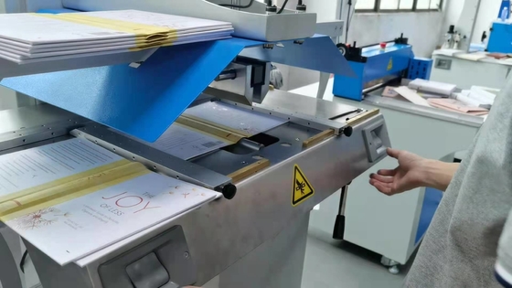 Maszyna do zaokrąglania grzbietów książek w oprawie twardej MF-PRM420