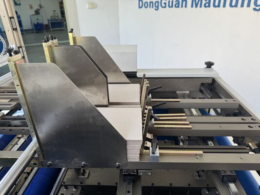 Smart Hard Cover Book Machine Czterostronny składany magazyn