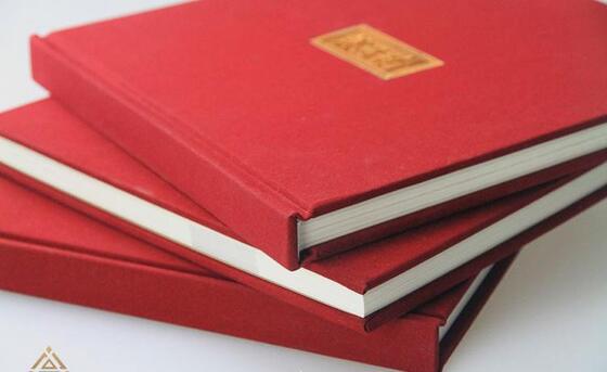 Maufung MF-PCM560EV Hydrauliczna maszyna do zaokrąglania grzbietu i bigowania książek do Biblii